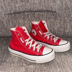 Women’s 6 men’s 4 red high top platform converses